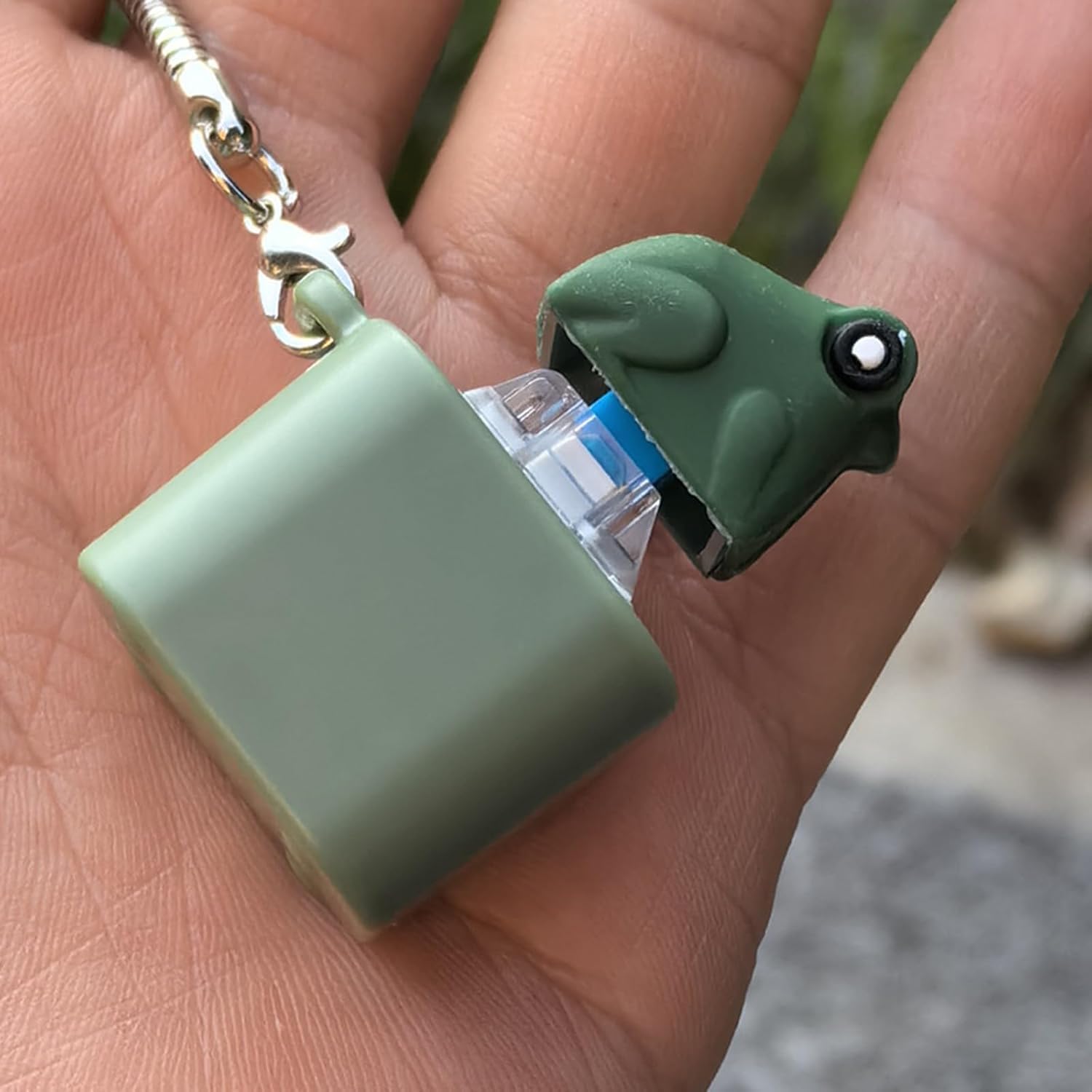 BLIND MAN TOGS K18 × Frog Keyholder VAYUNEX Frog Croaking Keyboard Fidget Toy Keychain with LED Lights